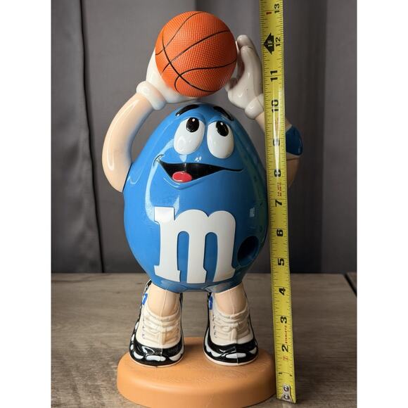 Vintage unused M&M blue basketball player candy dispenser - Picture 6 of 7